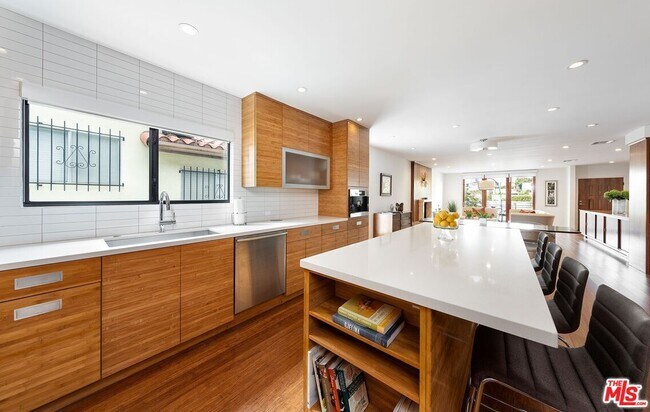 Building Photo - 7826 W 80th St