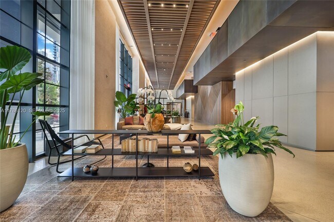 Building Photo - 159 NE 6th St