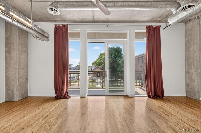 Building Photo - 3201 Shoshone St