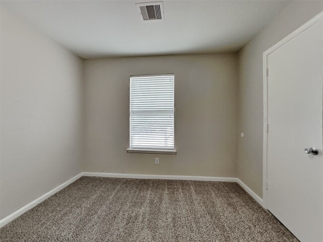 Building Photo - 22110 Orchard Dale Dr