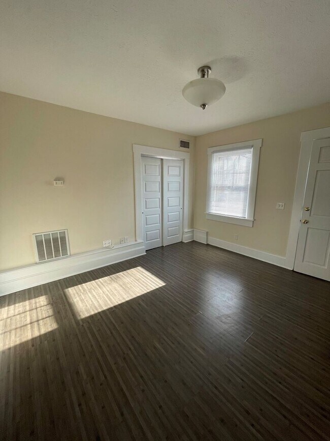 Building Photo - 2502 Tytus Ave