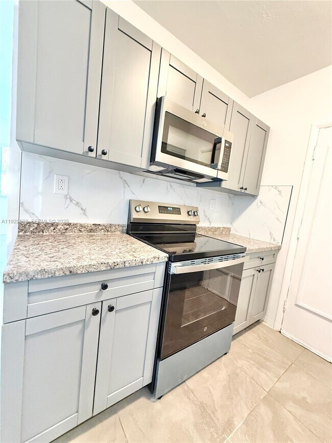 Building Photo - 212 Phoenetia Ave