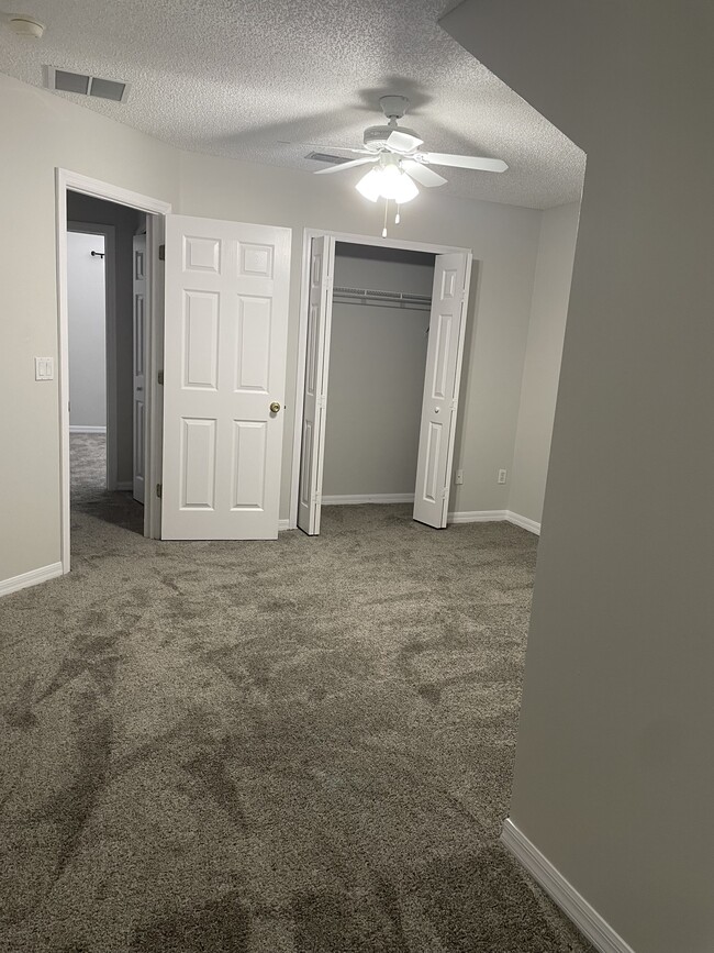 Building Photo - 13613 Carroway St