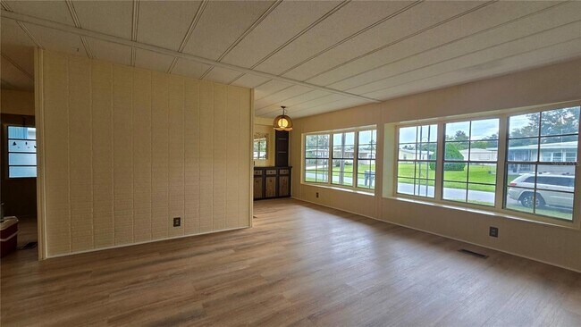 Building Photo - 7393 Fairlane Ave