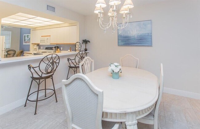 Building Photo - ***SHORT TERM/LONG TERM RENTAL***WEEKLY RE...