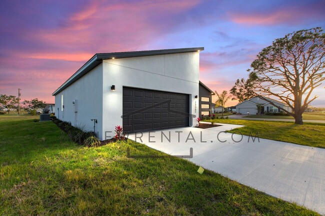 Building Photo - 25307 Alicante Dr