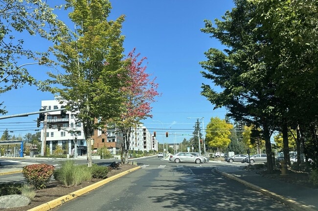 Building Photo - Lovely 2 bedroom Townhome in great Central...