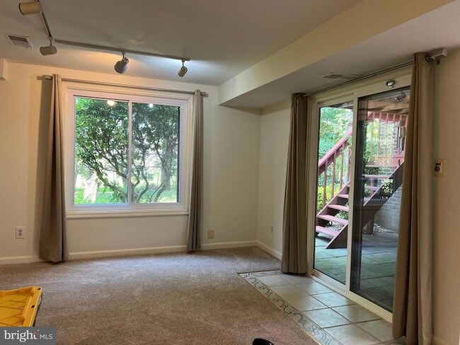 Building Photo - 9547 Fern Hollow Way