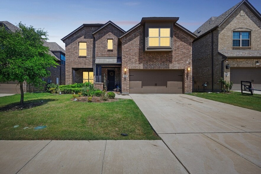 Building Photo - 6200 Marigold Dr