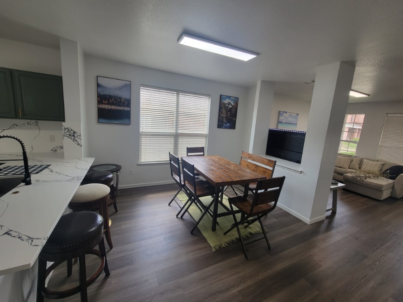 Building Photo - 2028 Valley Forge Trail