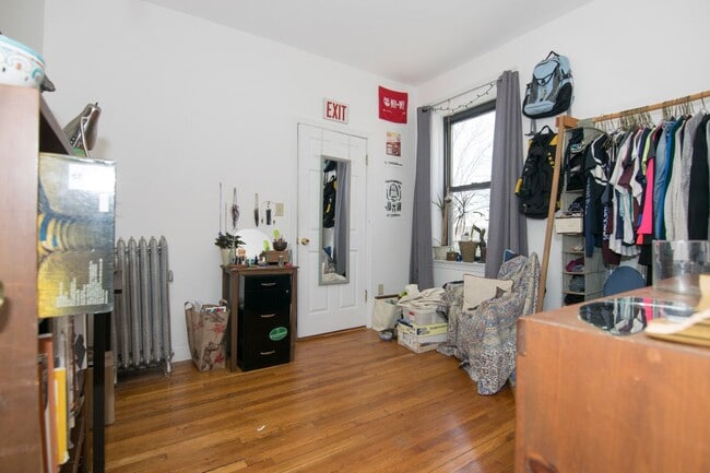 Building Photo - 33 Egremont Rd