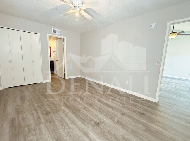 Building Photo - 9797 E La Palma Ave
