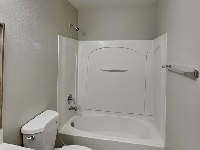 Building Photo - 2311 Shady Birch Dr