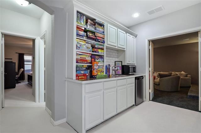 Building Photo - 2533 Windsor Castle Way