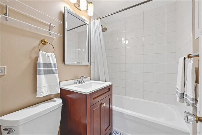 Building Photo - 354 Beacon St