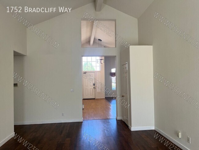 Building Photo - 1752 Bradcliff Way