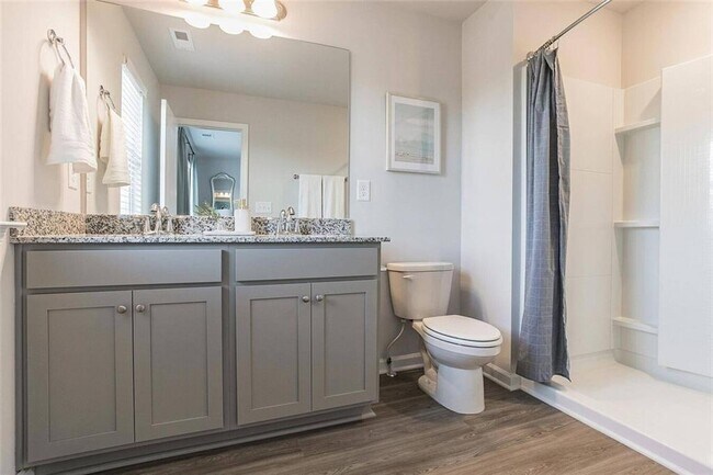 Building Photo - 10 American Ave