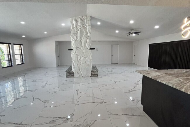 Building Photo - 1837 Seafan Cir
