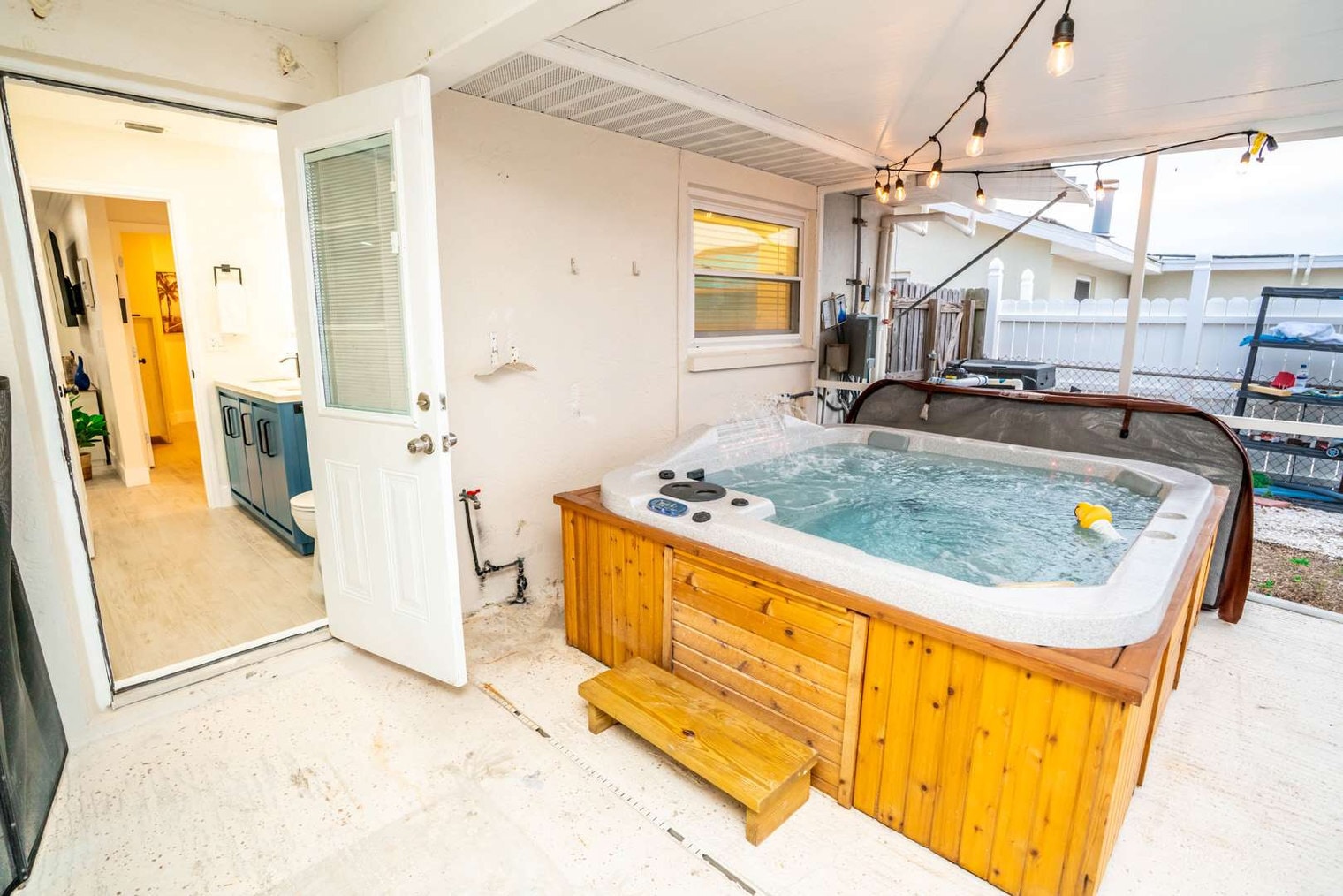 Building Photo - 6518 Solitaire Palm Way