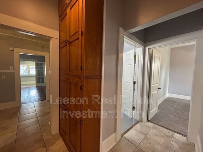 Building Photo - 403 Merrick St