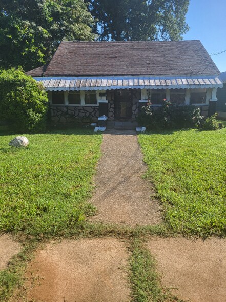 Primary Photo - 608 12th St