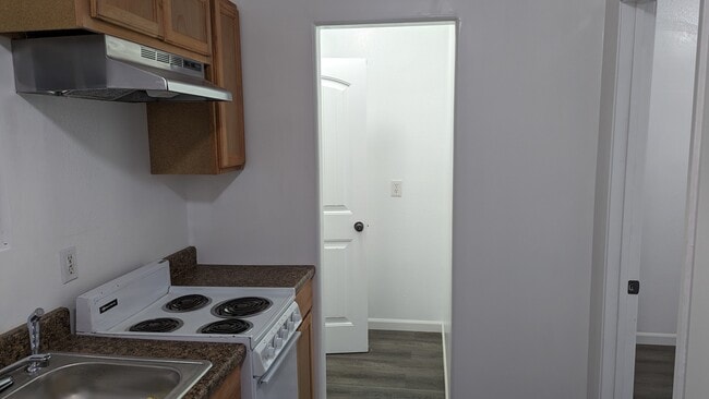 Building Photo - 3893 Beechwood Pl