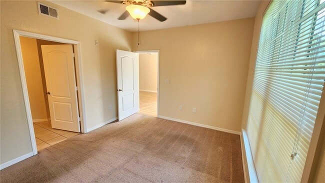 Building Photo - 4106 Central Sarasota Pkwy