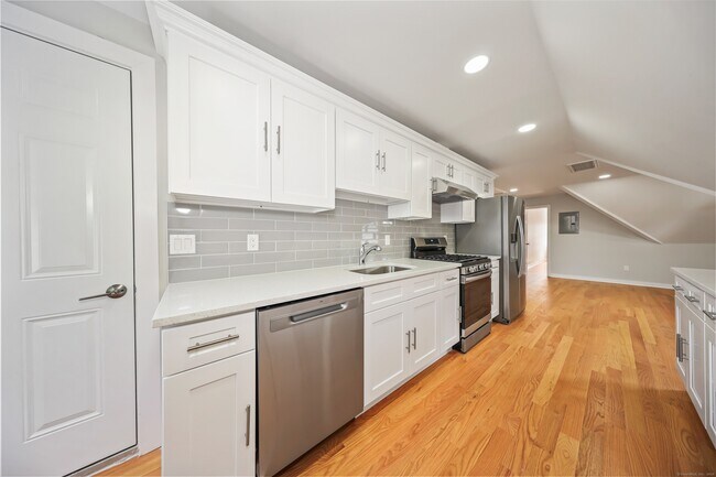 Building Photo - 42 Waterville St