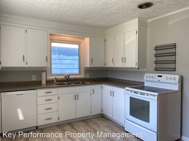 Building Photo - 3 br, 1 bath House - 35 Aragon Ave