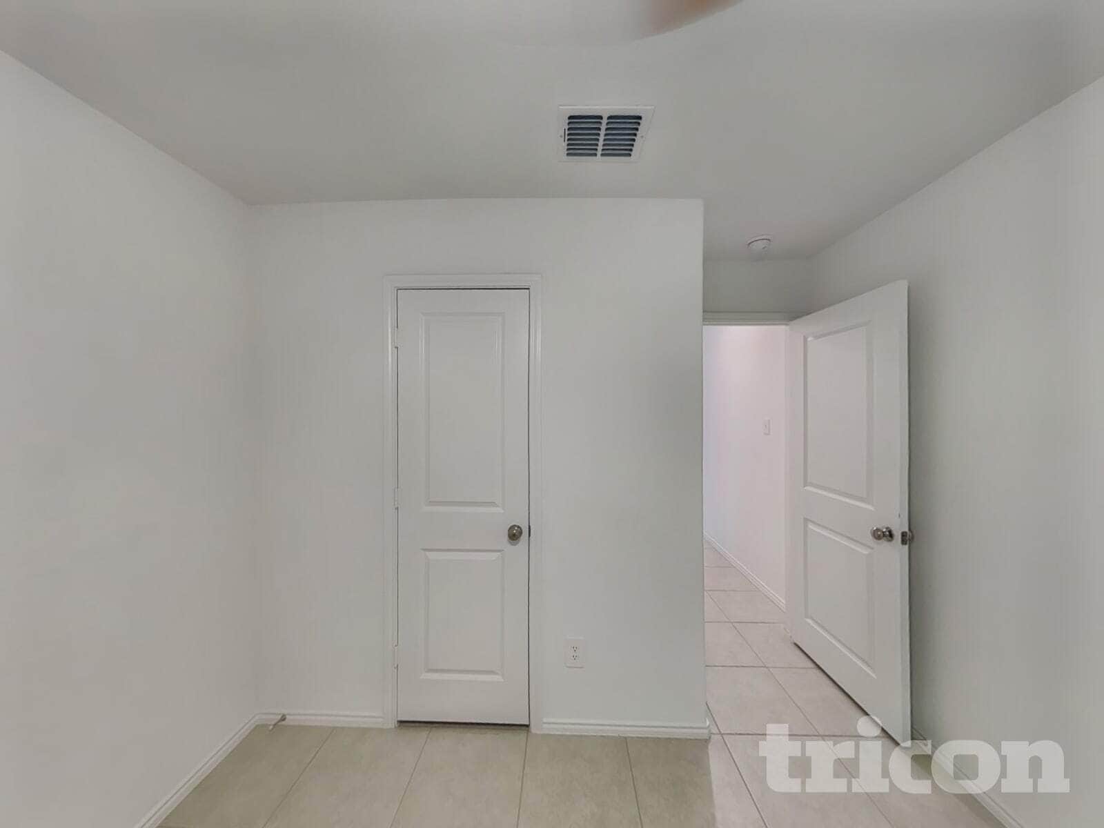 Building Photo - 2602 Vavra Ln