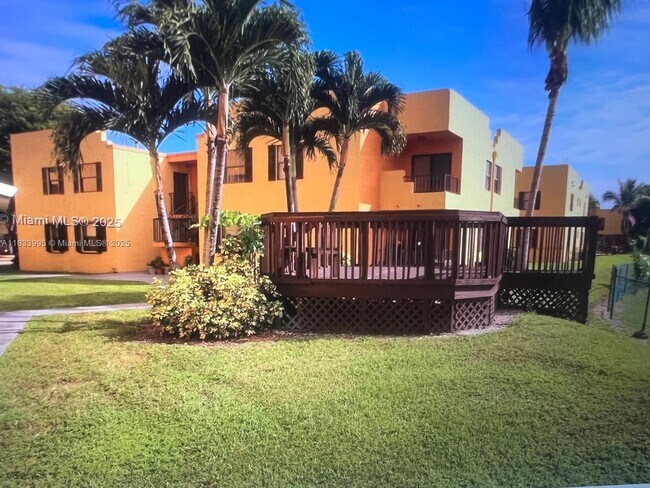 Building Photo - 500 NW 114th Ave