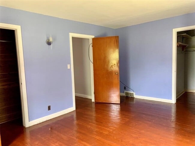 Building Photo - 14 S Willis Ave