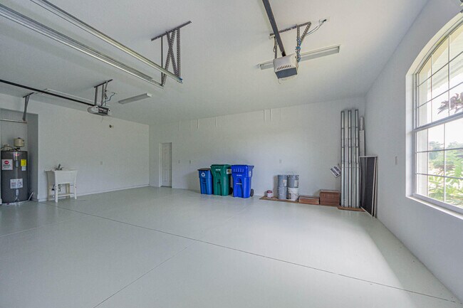 Building Photo - 1578 Eagles Cir