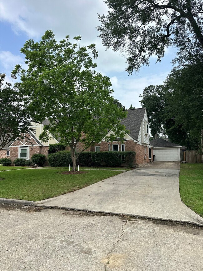 Building Photo - 3411 Stoney Oak Dr