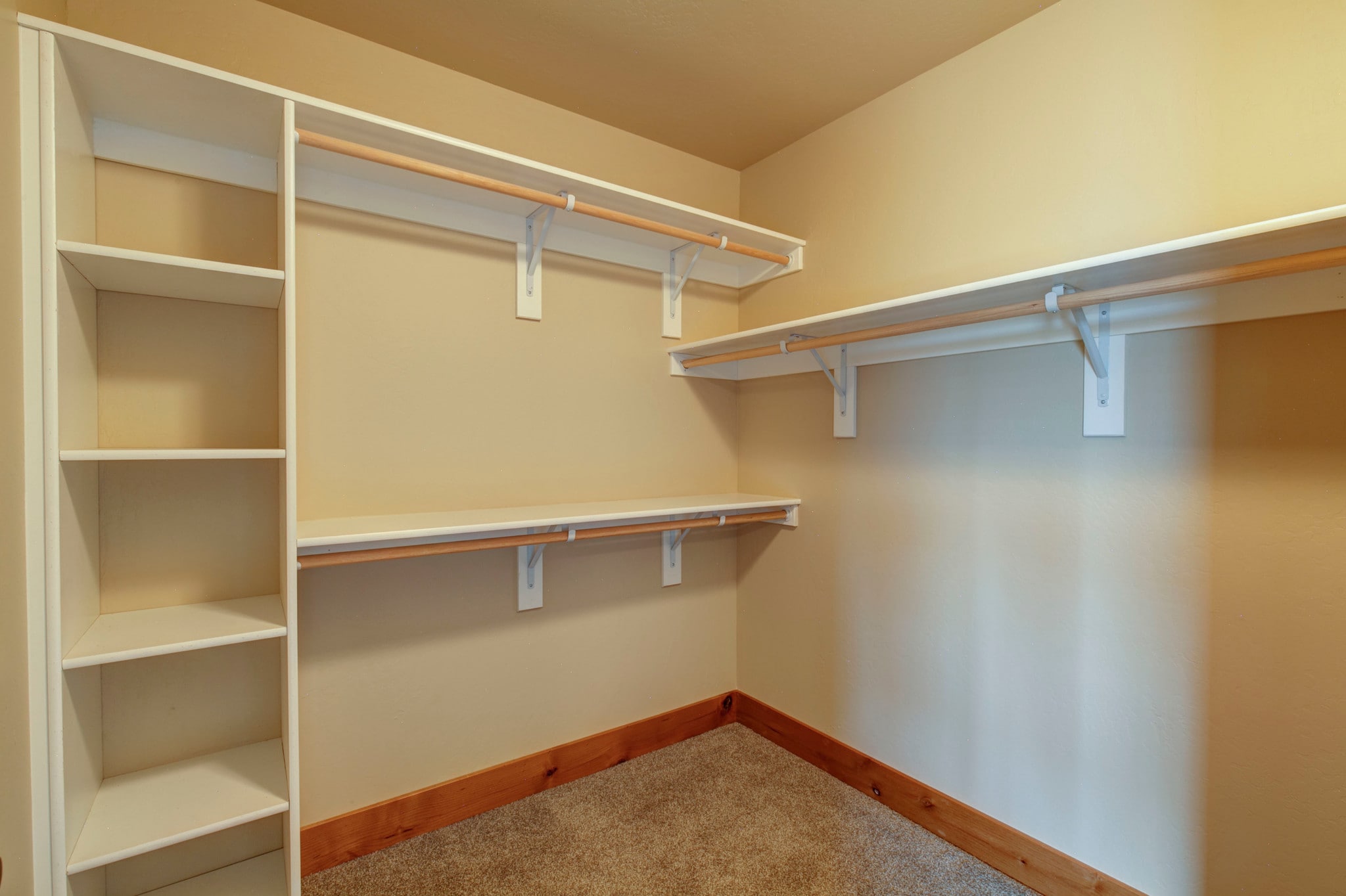 Building Photo - 4737 Sherwood Way