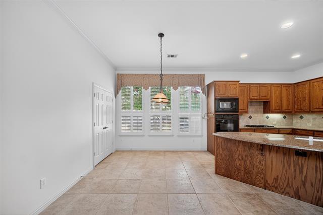 Building Photo - 404 Creekside Dr