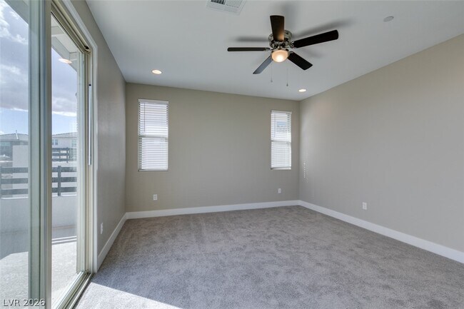 Building Photo - 11803 River Hawk Ave