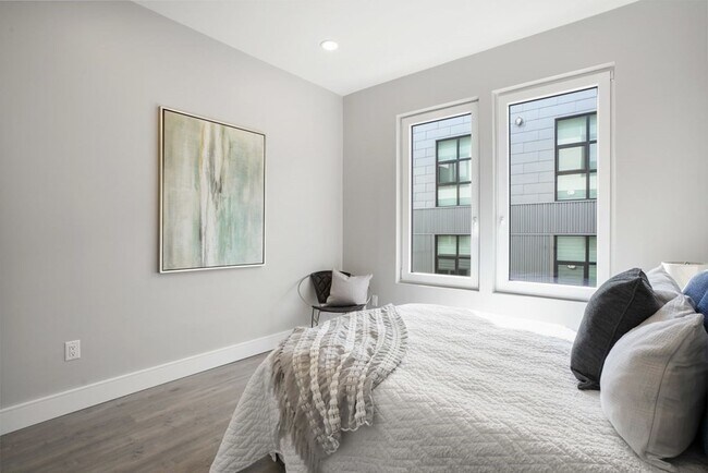 Building Photo - 610 Rutherford Ave