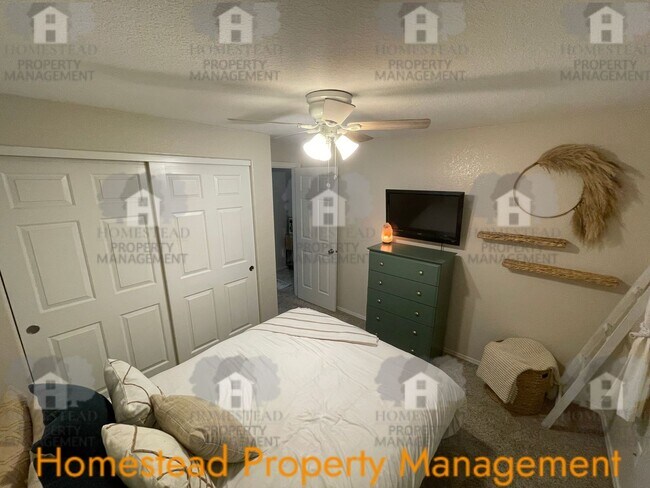 Building Photo - OUTSTANDING SOUTH SALEM LOCATION! HOME WITH A VIEW!