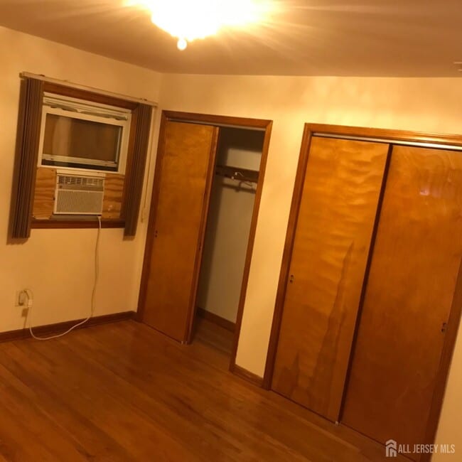 Building Photo - 354 Alpine St