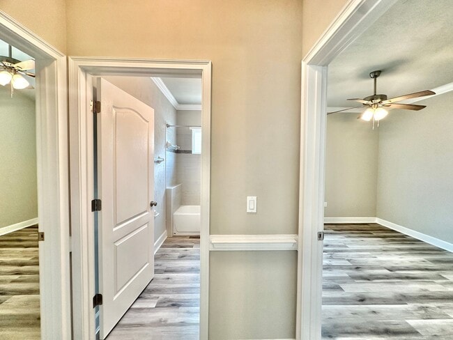 Building Photo - Modern Comfort in Fletcher Oaks – 3BR/2BA Home with Natural Light & Serene Views