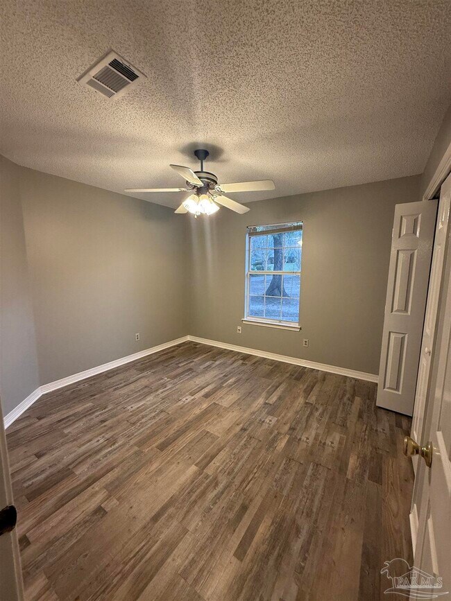 Building Photo - 4571 Baybrook Dr