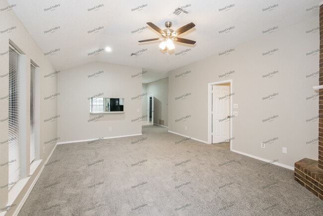 Building Photo - 770 Lexington Park