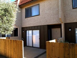 Building Photo - 55889 Santa Fe Trail