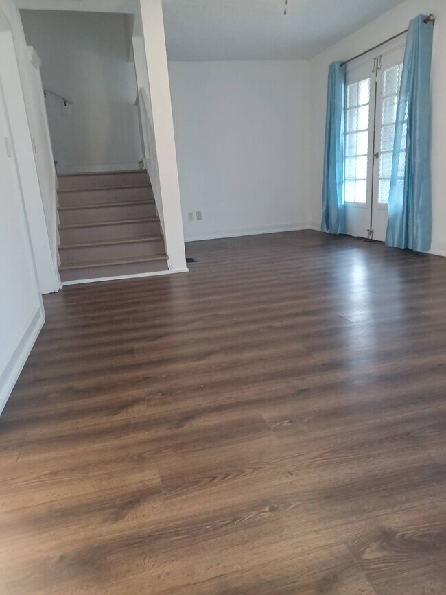 Building Photo - 3128 N Keystone Ave