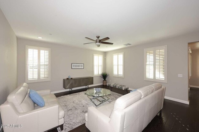 Building Photo - 10072 E Bell Rd