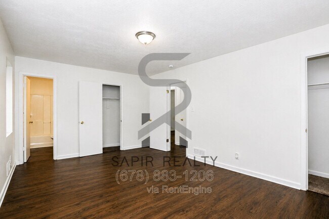 Building Photo - 2840 Alexandria Dr SW