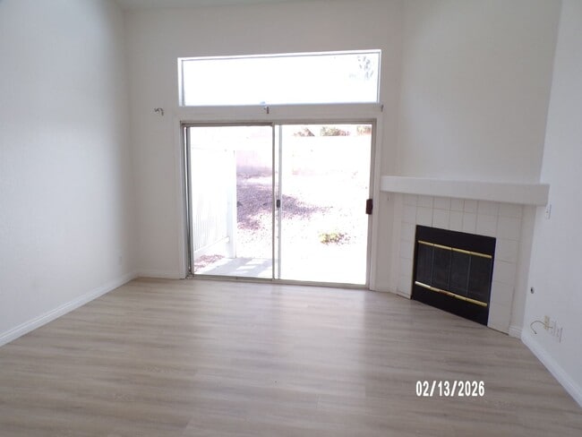 Building Photo - Cute Home