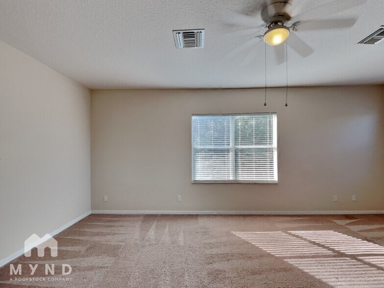 Building Photo - 927 Meadow Glade Dr