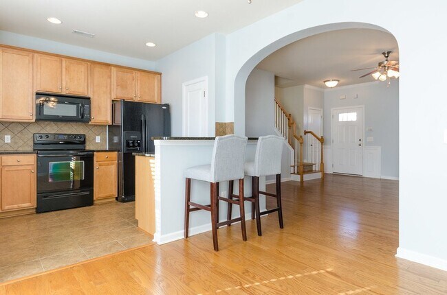 Building Photo - "Charming 3-Bedroom Home with 2 Full Baths in Beautiful Belmont!"